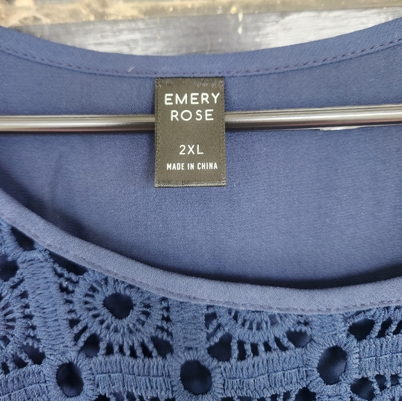 Blouse - Picture 3 of 3